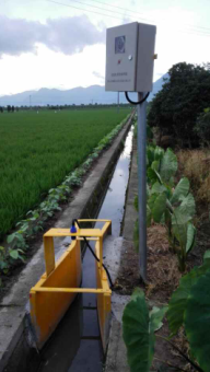 玻璃钢巴歇尔槽农田灌溉安装现场